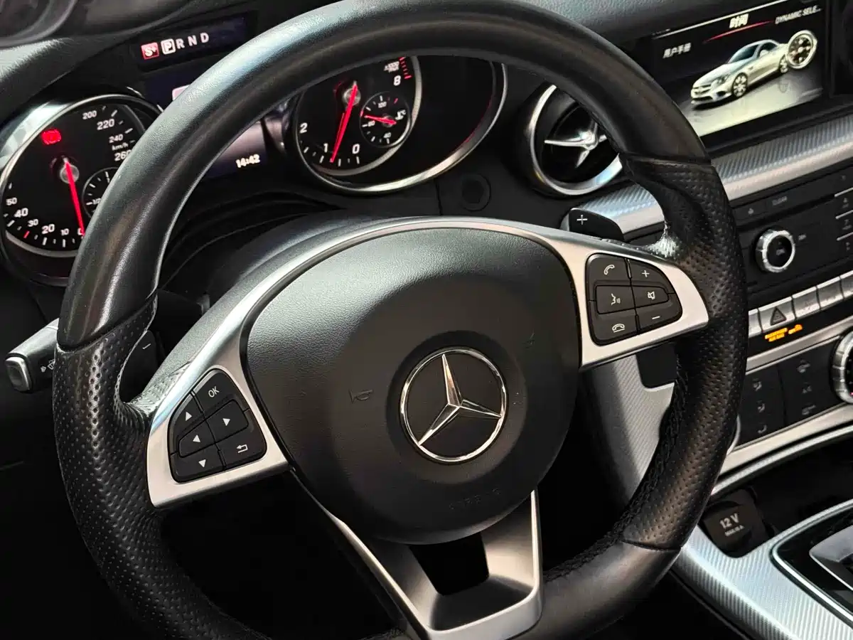 Mercedes-Benz SLC 2018 SLC 260 Dynamic фото 10
