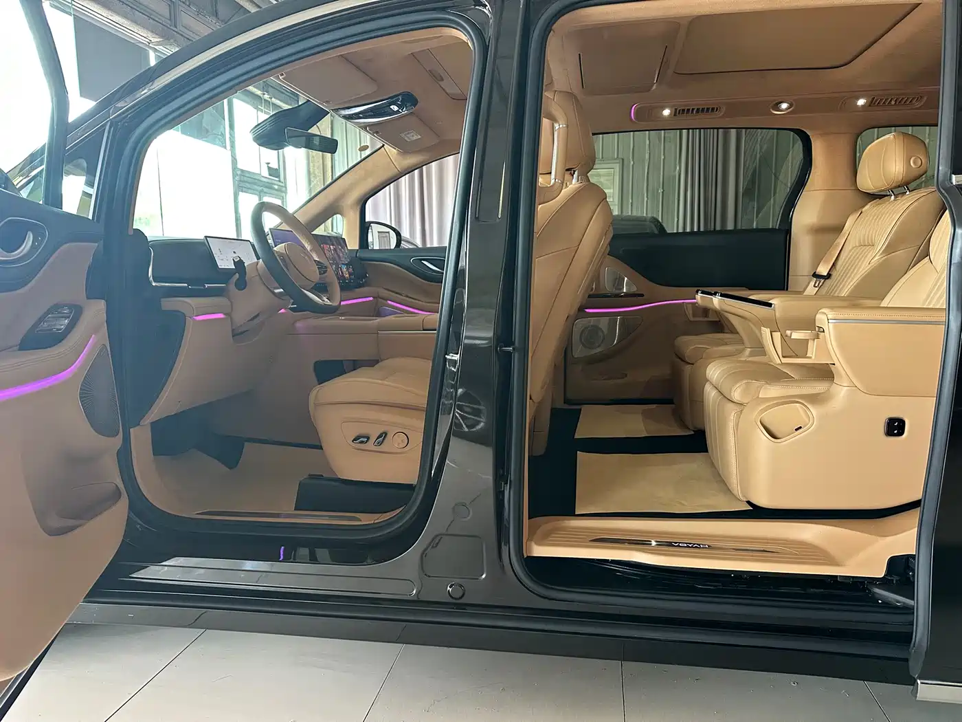 Voyah Auto Voyah Dreamer 2025 PHEV AWD Flagship Kunpeng Edition фото 8