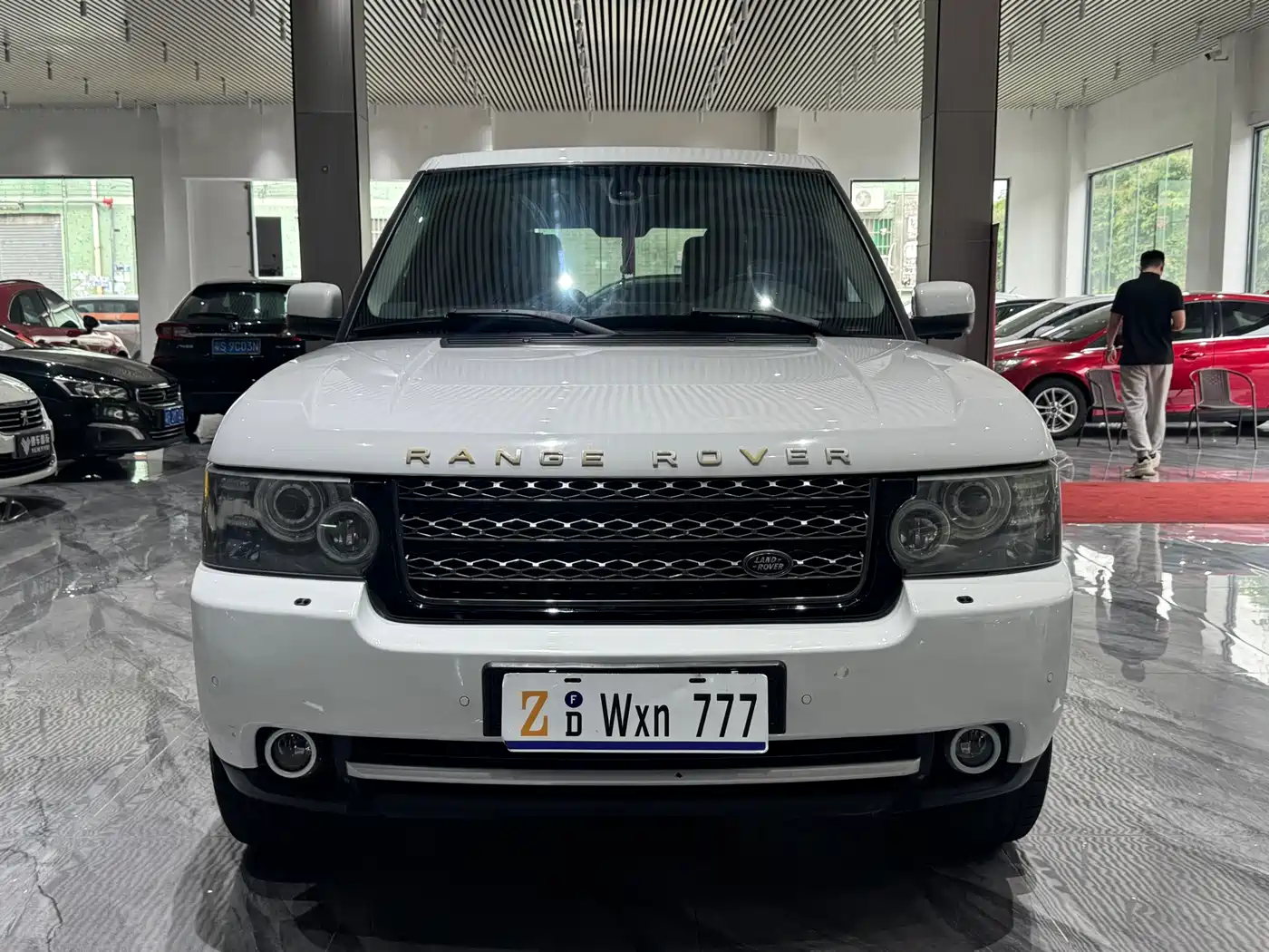 Land Rover Range Rover 2011 5.0 SC V8 фото 2
