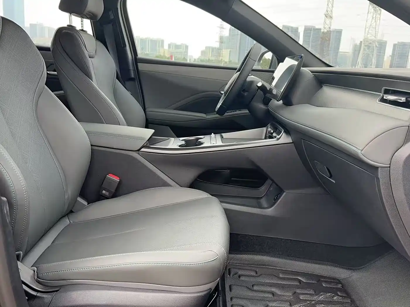 BYD Qin PLUS 2026 DM-i 128KM Progressive фото 10