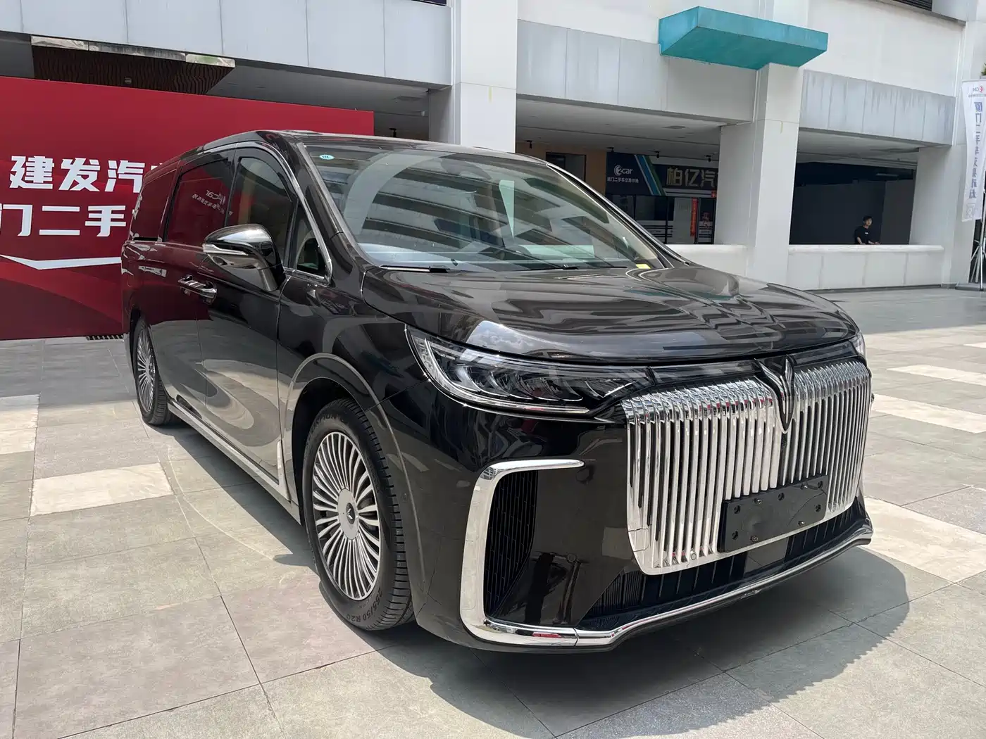 Voyah Auto Voyah Dreamer 2025 PHEV AWD Flagship Kunpeng Edition фото 2