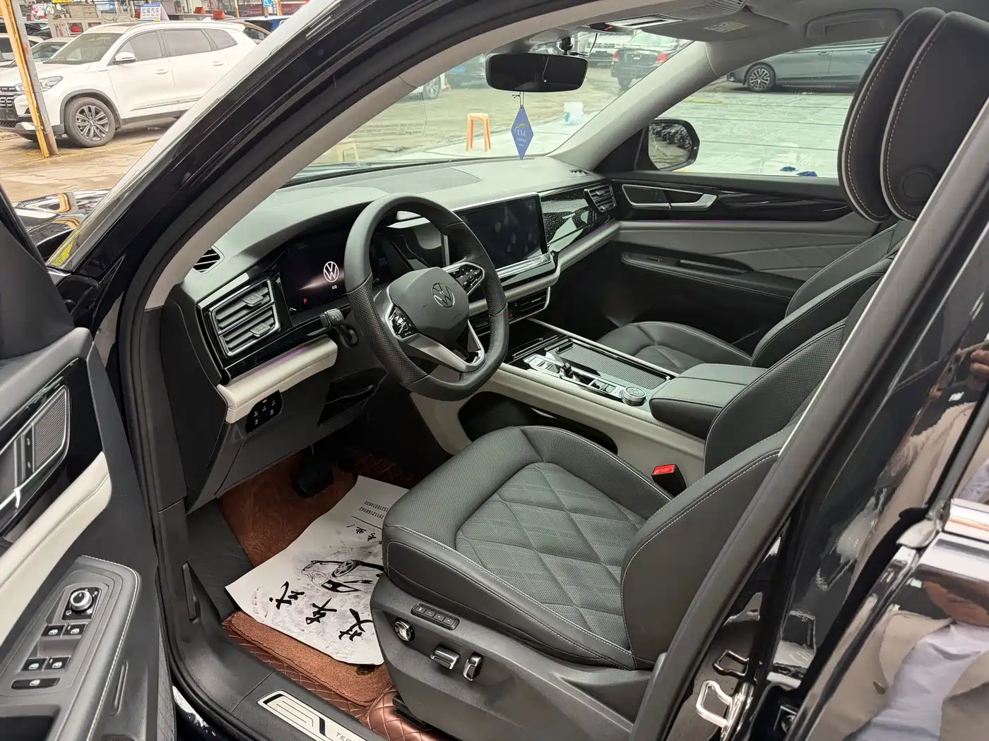 Volkswagen Teramont 2024 380TSI 4WD Prestige Luxury Edition фото 3