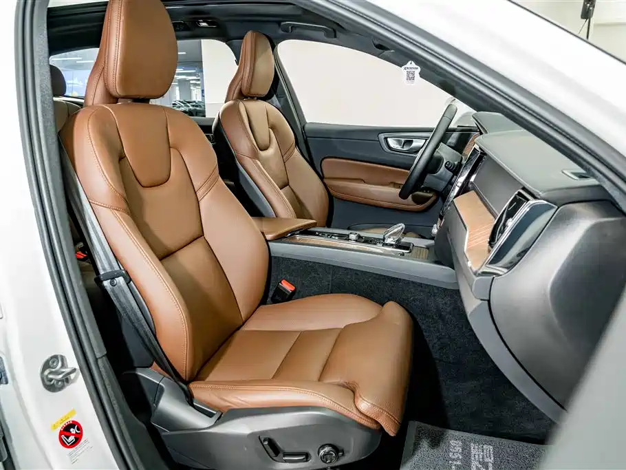 Volvo XC60 Plug-in Hybrid 2024 2023 T8 PHEV Long Range AWD Inscription Luxury Enjoyment Edition