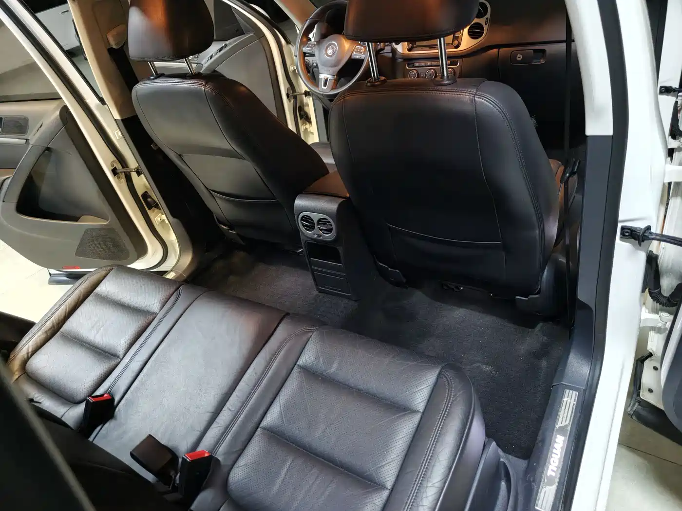 Volkswagen Tiguan 2015 1.8TSI Automatic 2WD Trendline фото 9