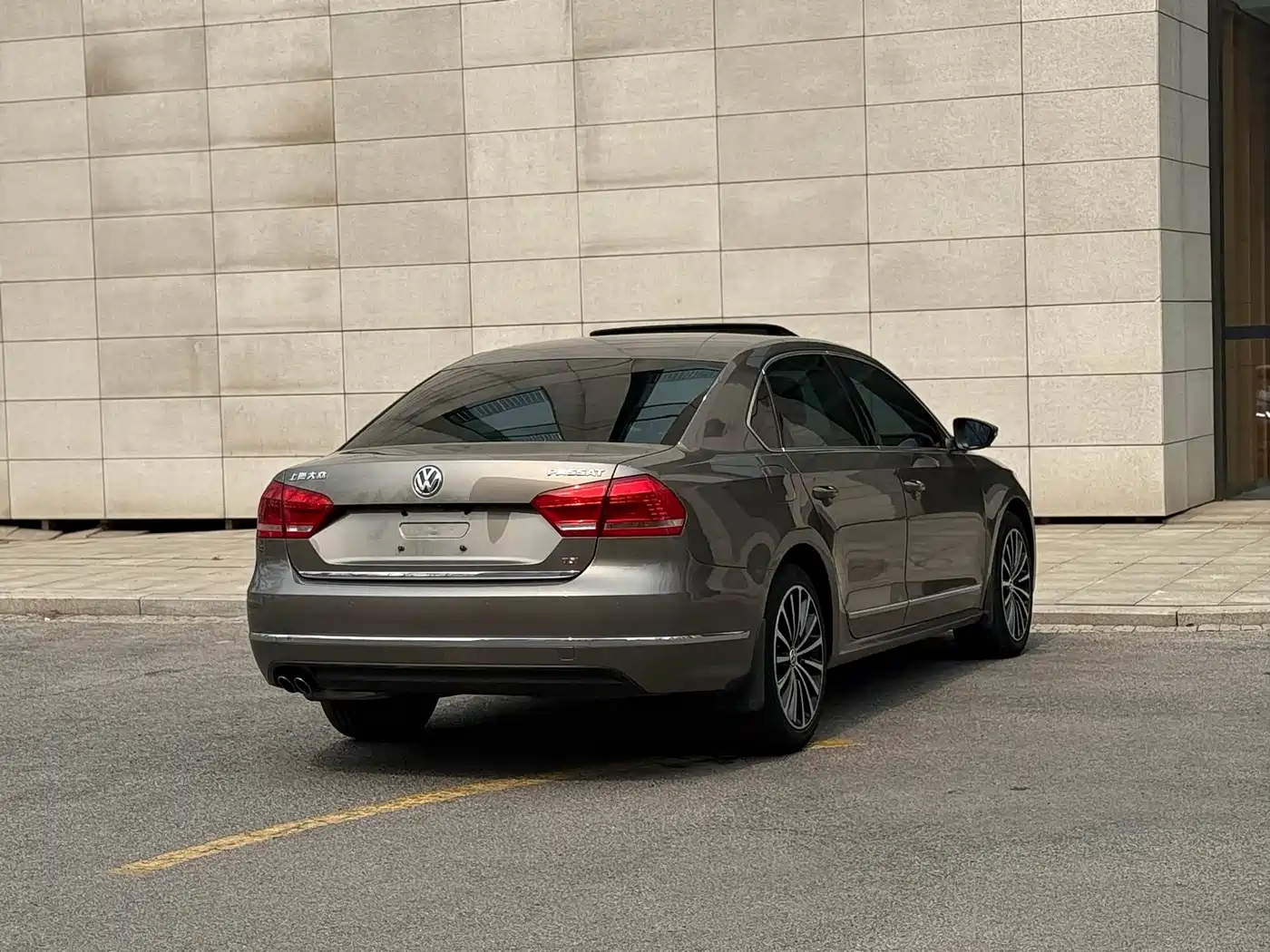 Фото 21 - Volkswagen Passat
