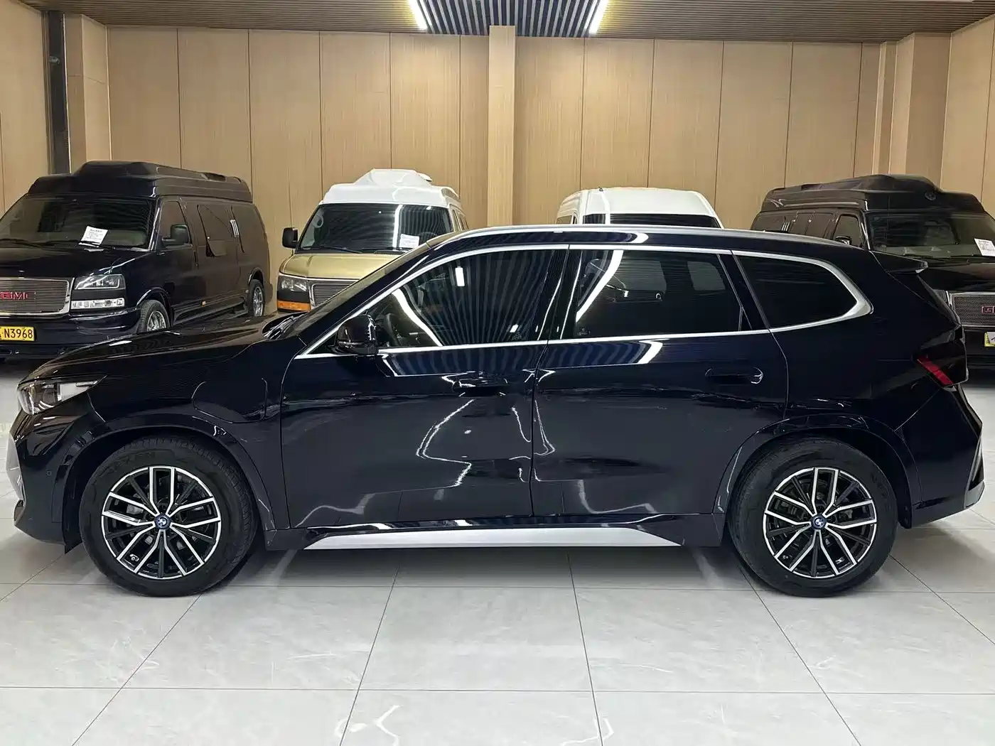 BMW iX1 2025 2025 eDrive25L M Sport Package