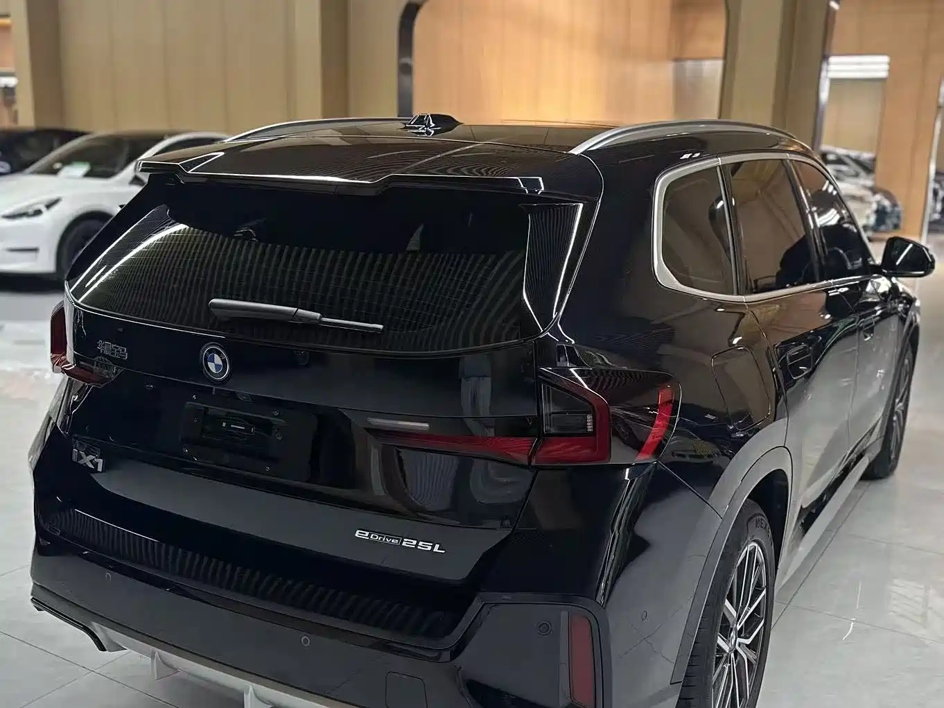 BMW iX1 2025 2025 eDrive25L M Sport Package