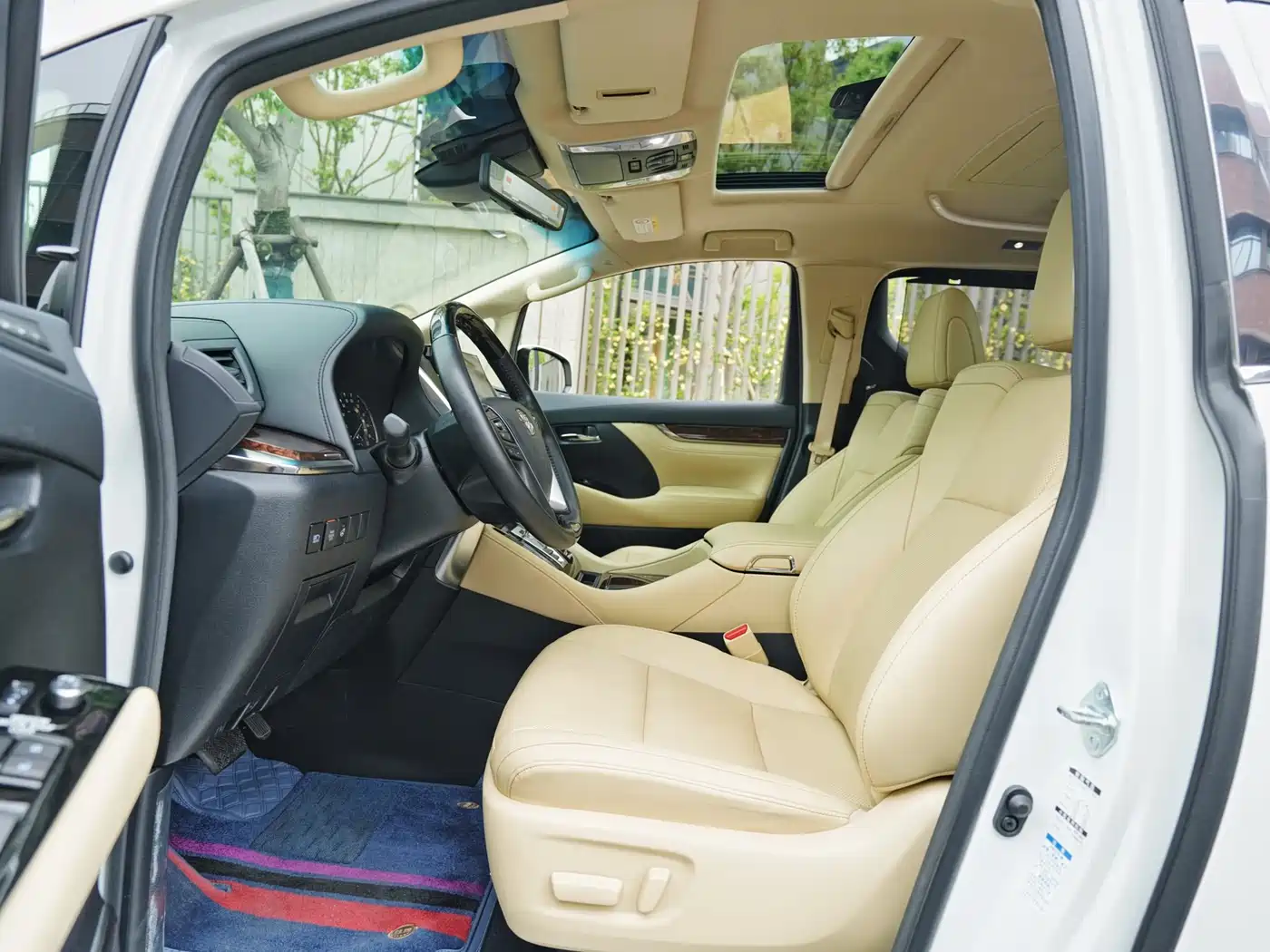 Toyota Alphard 2020 Hybrid 2.5L Luxury Edition фото 7