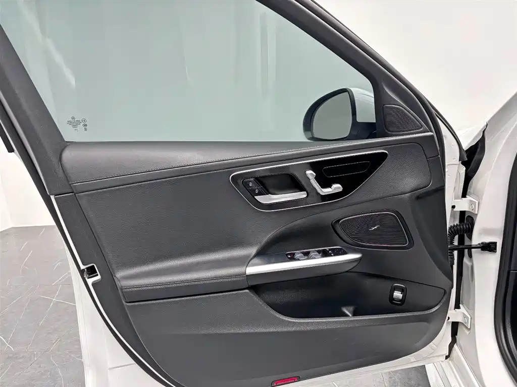 Mercedes-Benz C-Class 2023 Facelift C 200 L Sport Edition фото 12