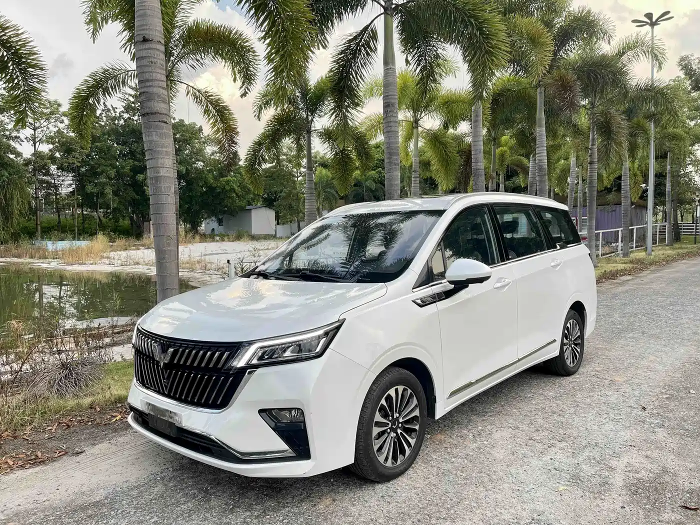 Wuling Motors Wuling Jiachen 2023 2022 1.5T CVT Exclusive Flagship Model