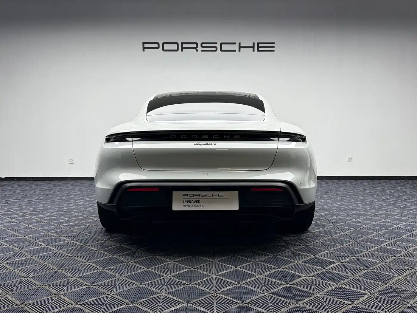 Porsche Taycan 2021 2020 Taycan