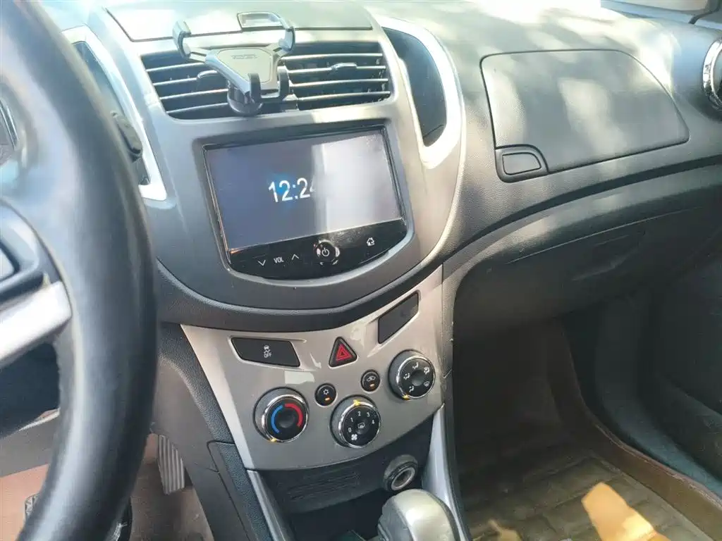 Chevrolet Trax 2014 1.4T Automatic 2WD Luxury фото 6