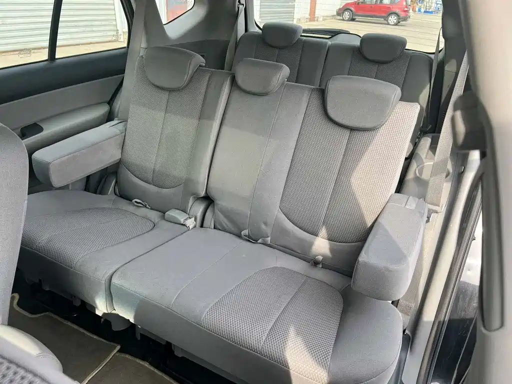 Kia Carens 2011 2011 2.0L 7-Seater Automatic Standard