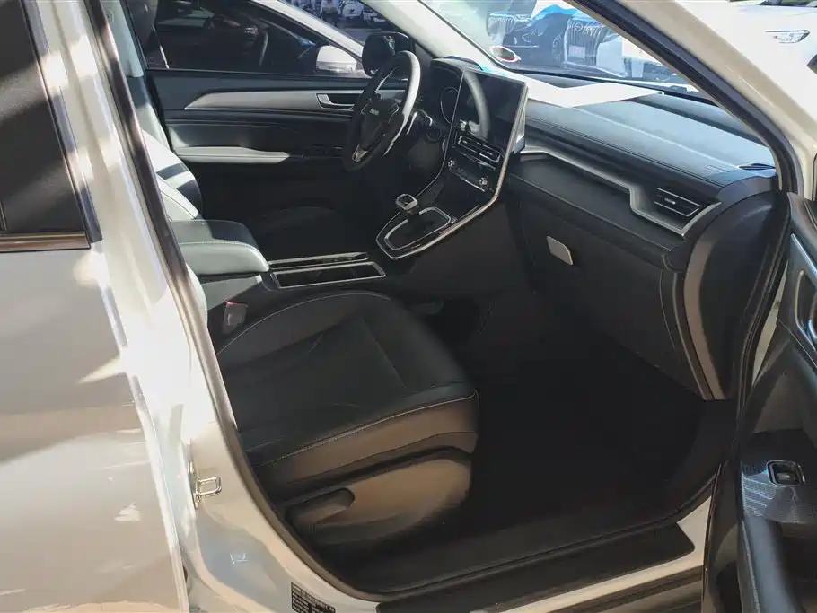 Haval M6 2021 PLUS 1.5T DCT Luxury Smart Connect фото 8