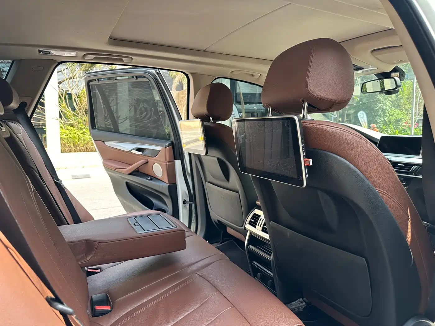 BMW X5 (Import) 2018 xDrive35i Elegant Model фото 23