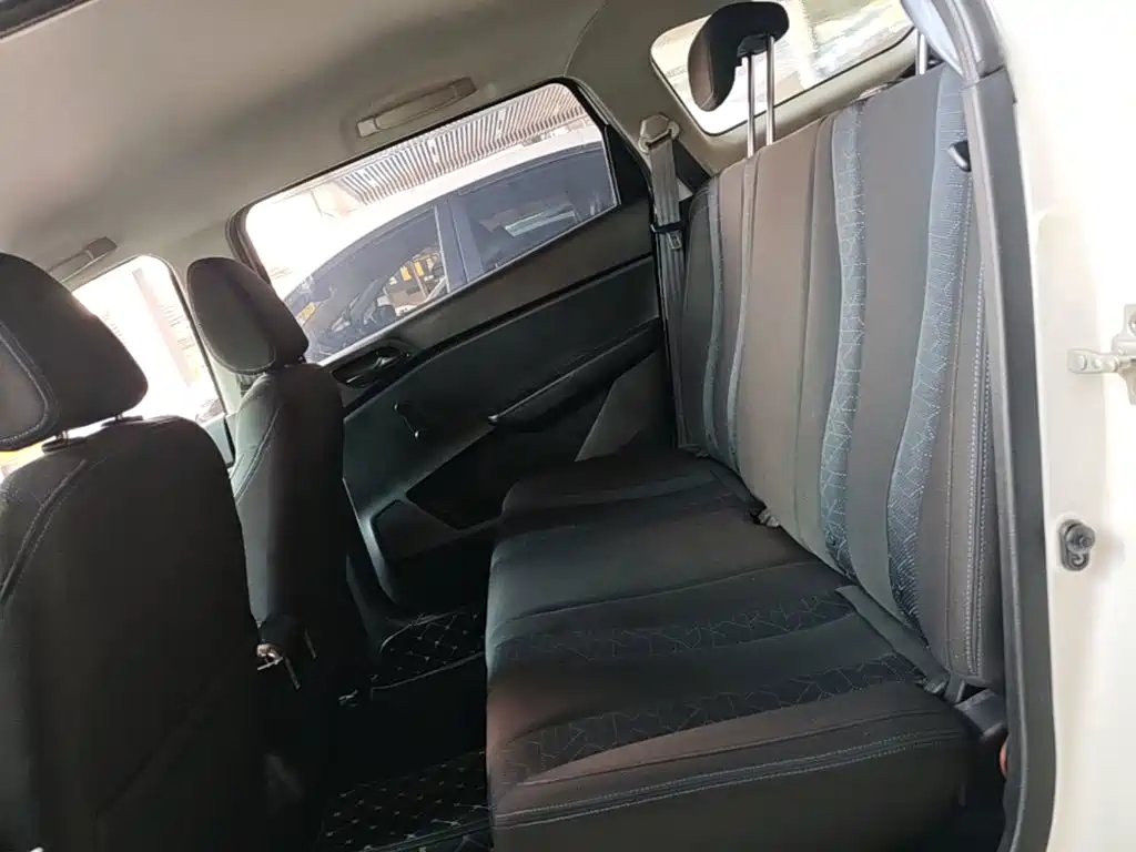 Baojun 310W 2020 2020 1.5L Auto Sport Edition China VI