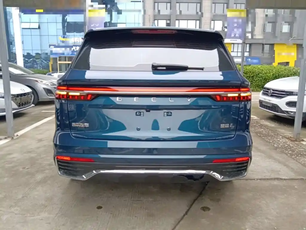 Фото 6 - Geely Monjaro
