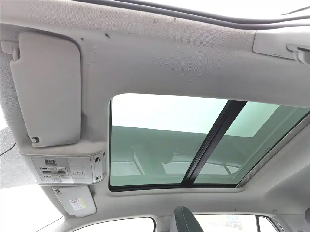 VOLKSWAGEN TU KAI