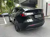 Фото 14 - Tesla Model Y
