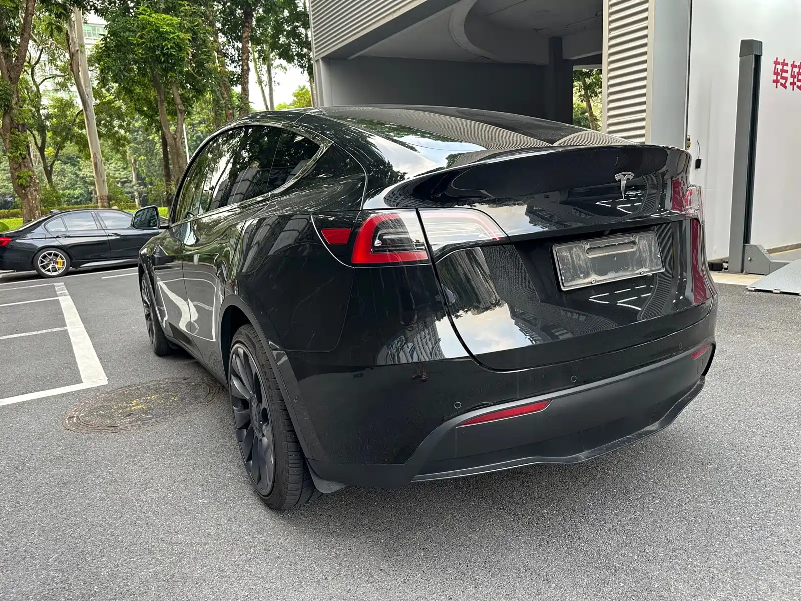 Фото 14 - Tesla Model Y