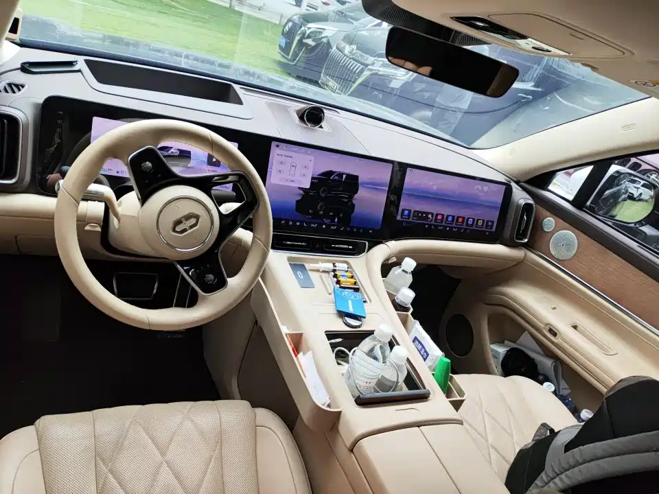 AITO Wenjie AITO M9 2024 Range Extender Max Edition 42kWh 6-seater фото 7