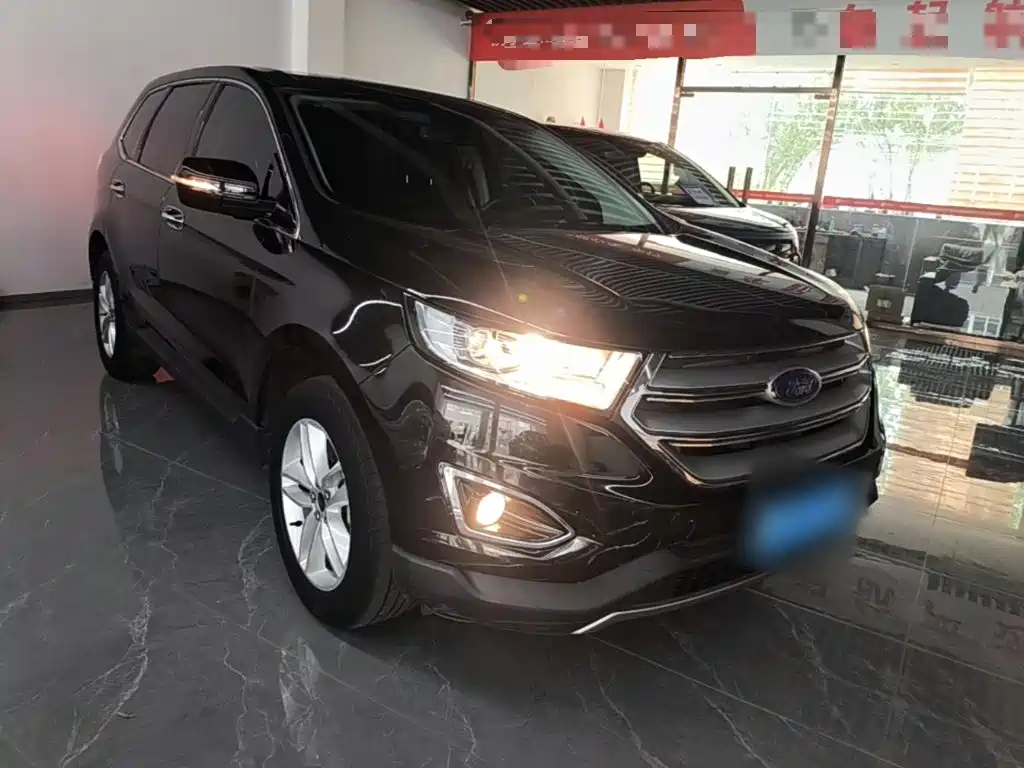 Фото 4 - Ford Edge