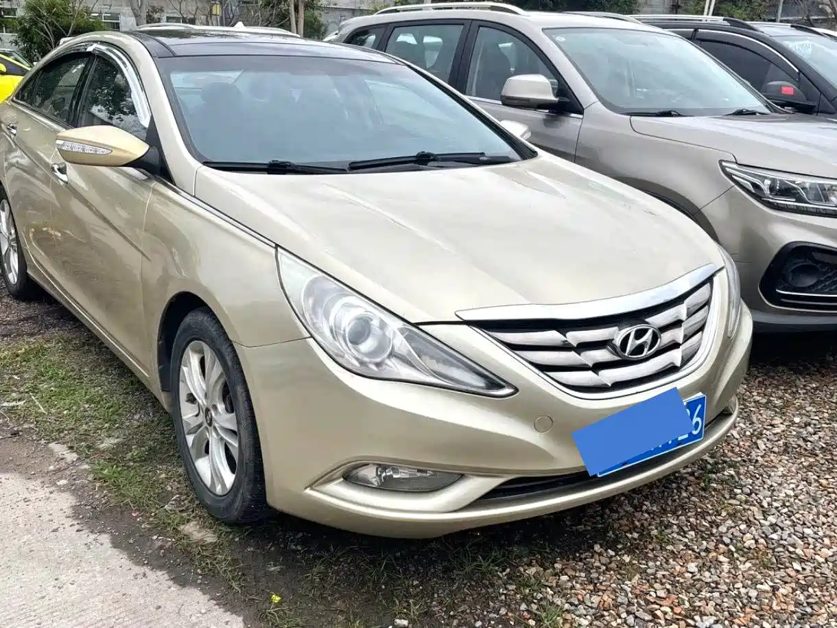 Hyundai Sonata 2013 2.0L Automatic Premium Edition фото 3