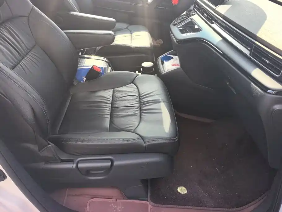 Photo 8 - Honda Odyssey