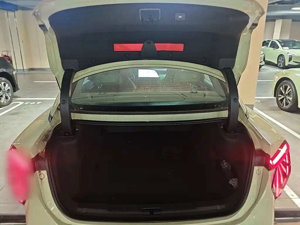 Hongqi EH7 2026 2025 690 Smart Selection Edition