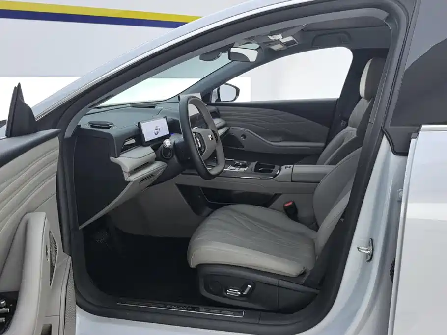 Geely Galaxy Galaxy Xingyao 8 2026 2025 130km EM-i Premium Edition