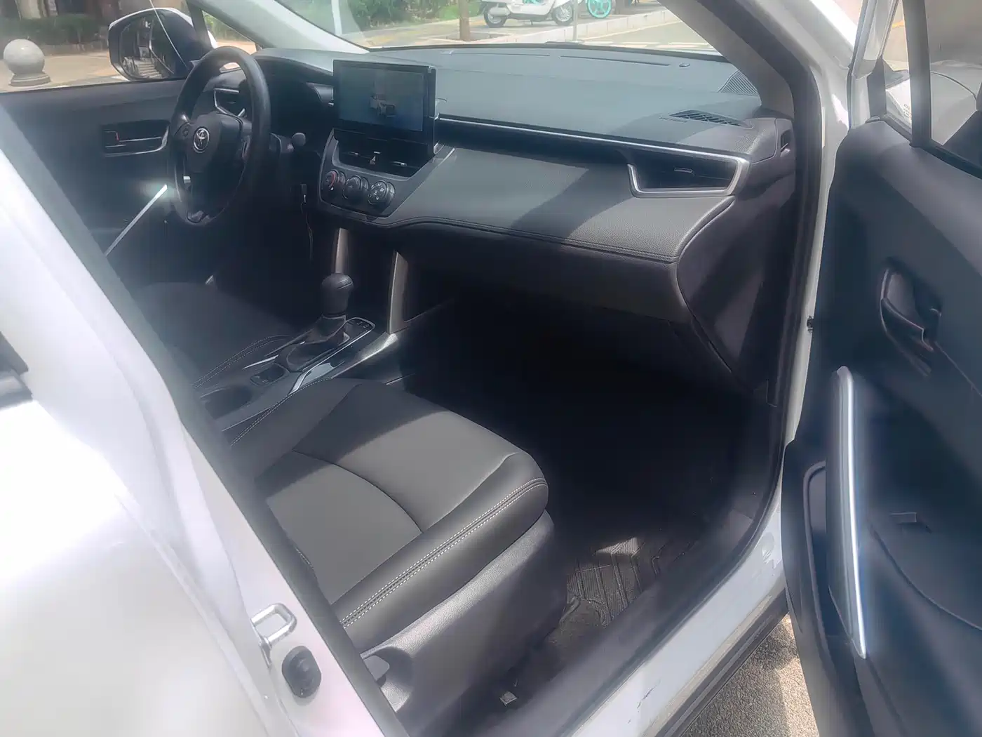 Toyota Corolla Cross 2023 2.0L Pioneer Edition фото 5