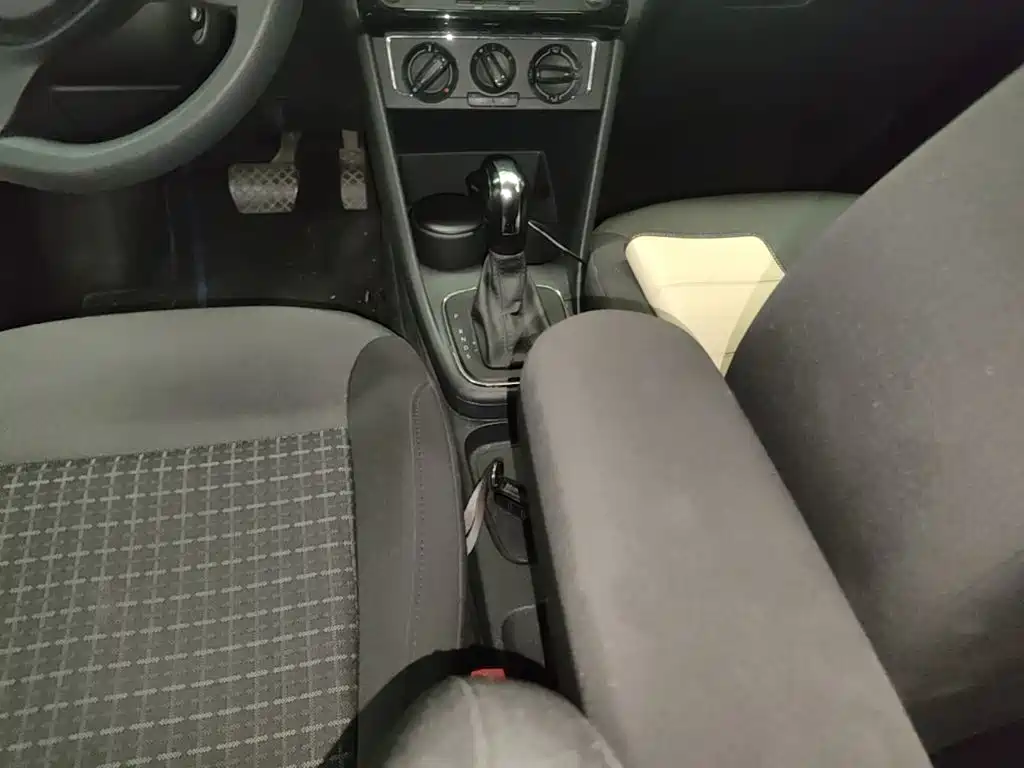 Volkswagen Polo 2015 2014 1.4L Automatic Comfort Edition