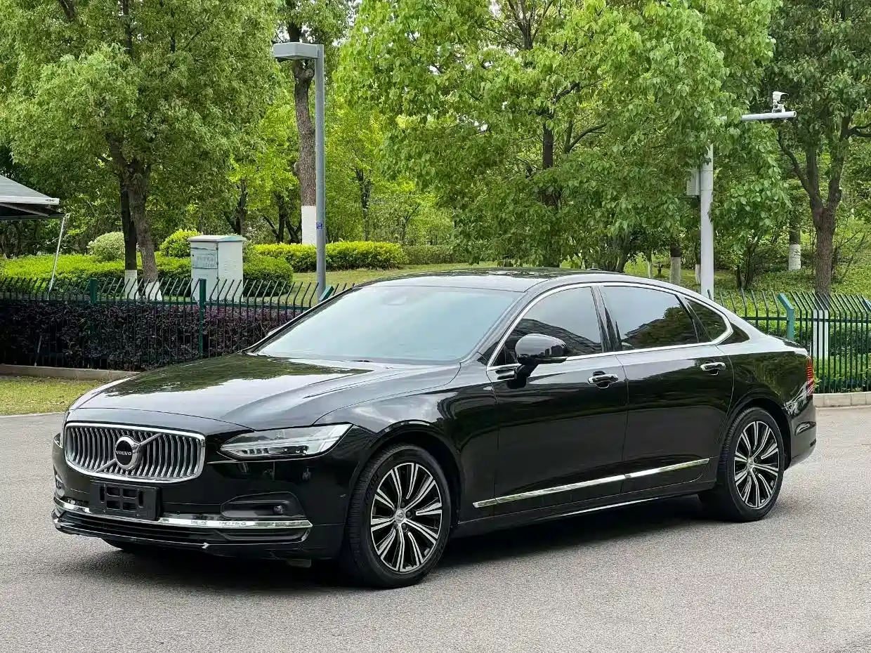 Фото 3 - Volvo S90