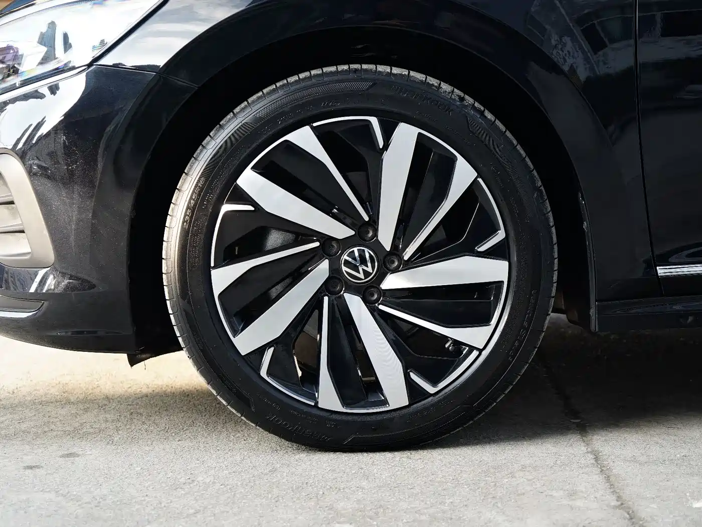 Volkswagen Passat 2024 330TSI Elite Edition фото 9
