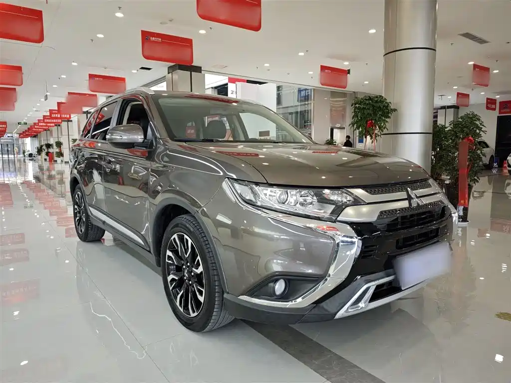 MITSUBISHI OUTLANDER