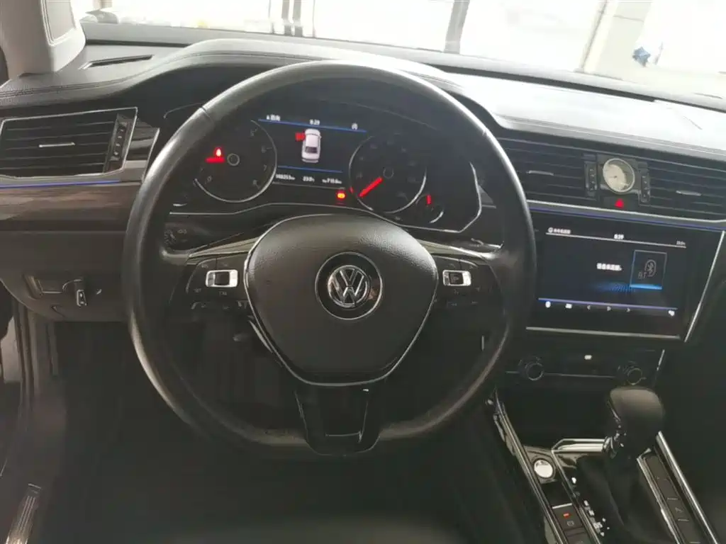 Volkswagen Phideon 2018 Facelift 380TSI FWD Business фото 11