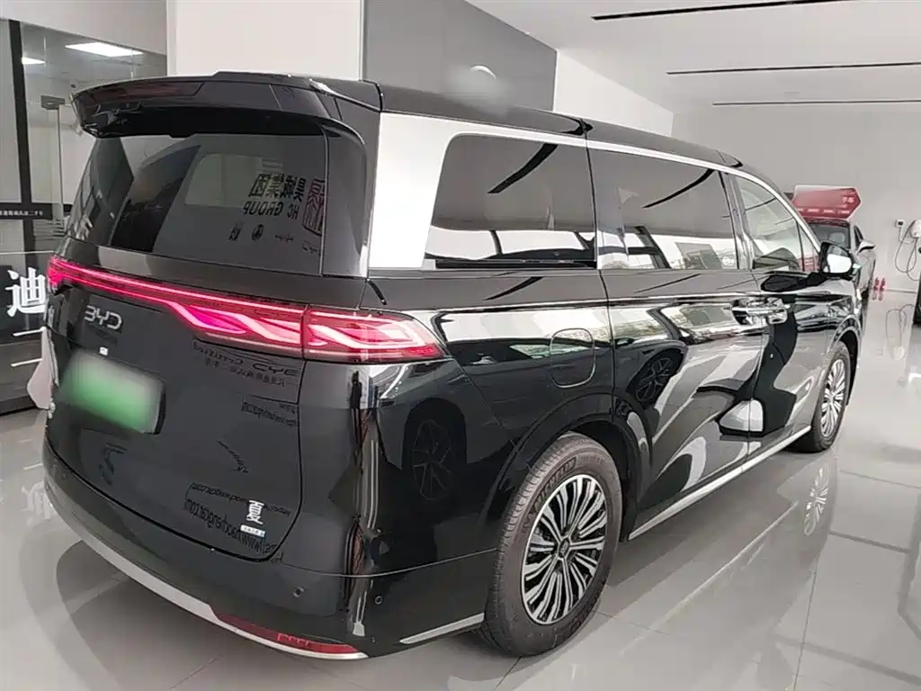 BYD Xia 2025 DM-i 1.5T 180km Excellence фото 7