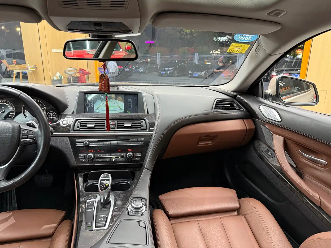 BMW 6 Series 2012 650i Coupe фото 20