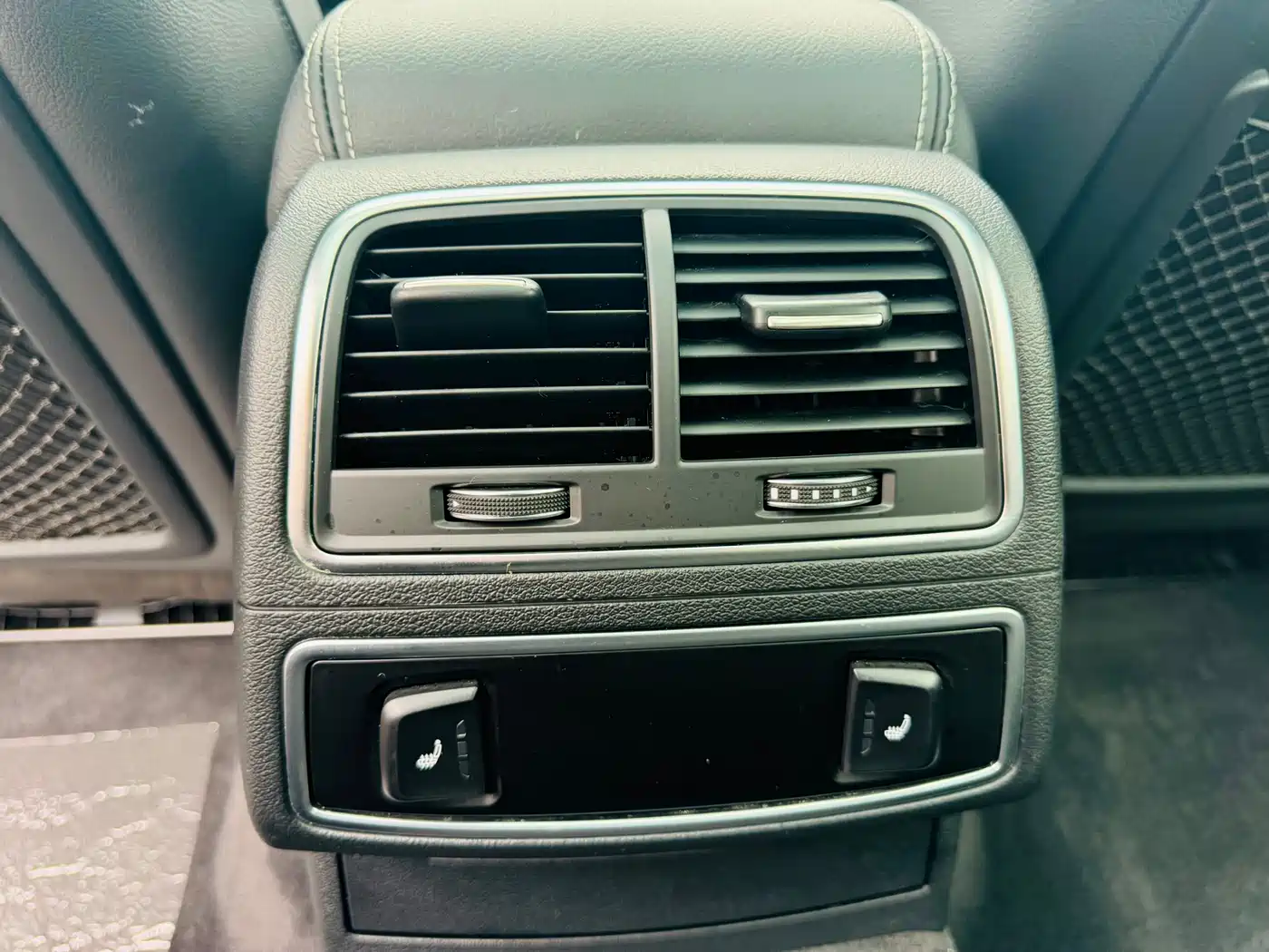 Audi A6L 2018 30th Anniversary 35 TFSI Fashion фото 20