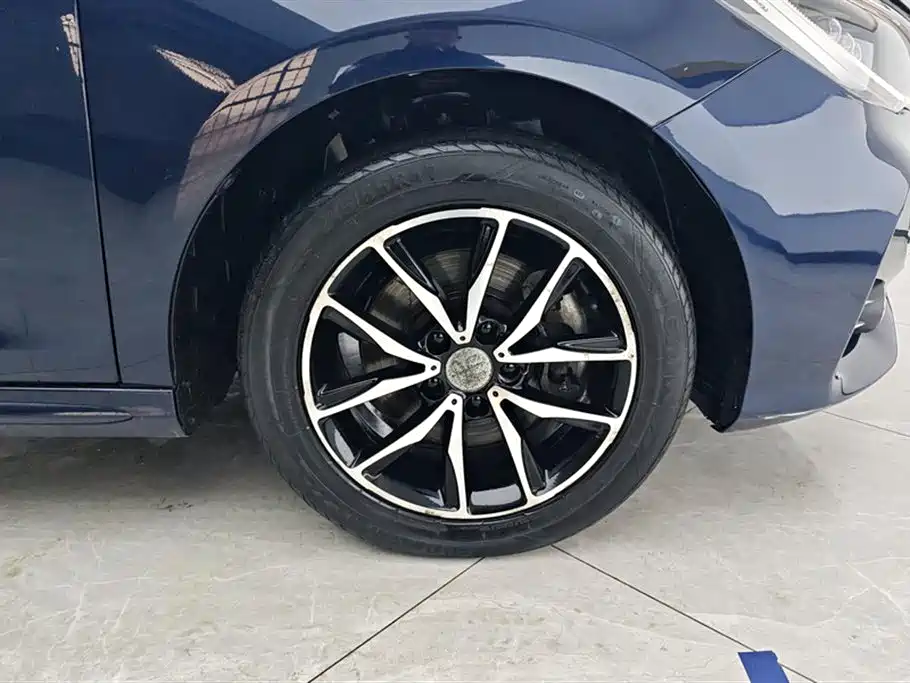 BYD Song MAX 2017 1.5T Auto Smart Luxury 7-Seater фото 6