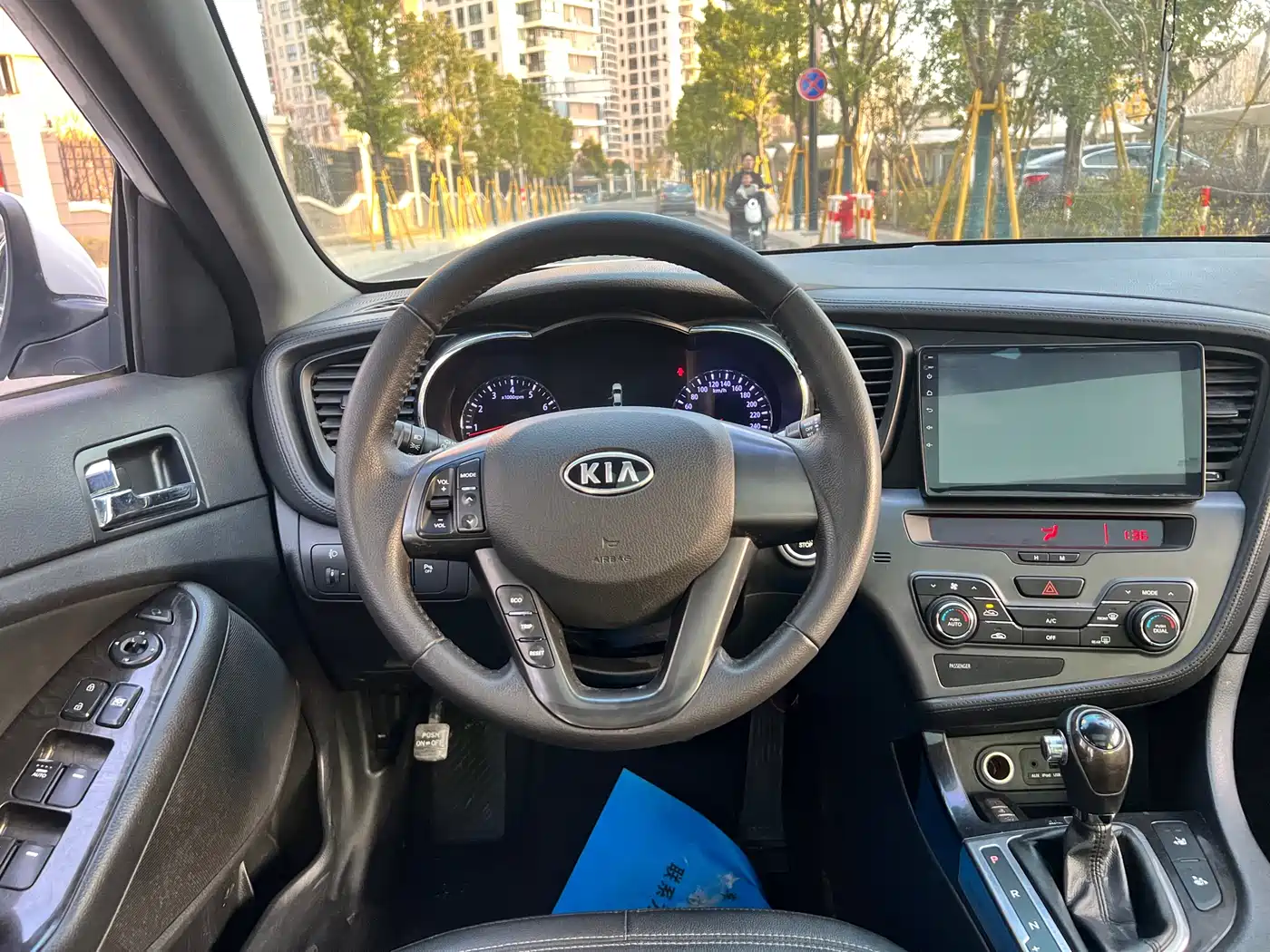 Kia K5 2012 2.0L Automatic DLX фото 9