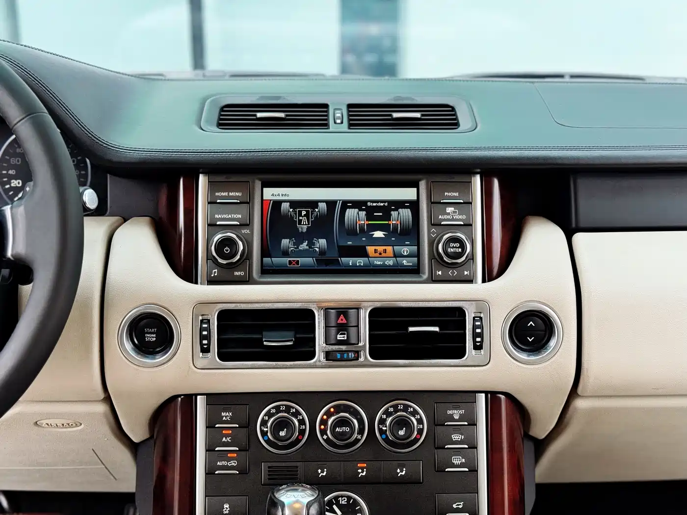 Land Rover Range Rover 2012 5.0 NA V8 фото 16