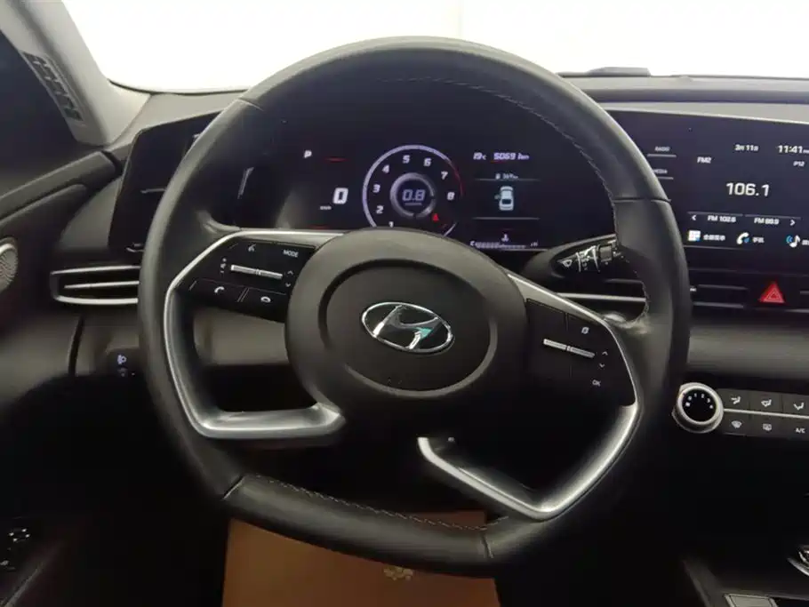Hyundai Elantra 2021 1.5L CVT GLX Elite Edition фото 15