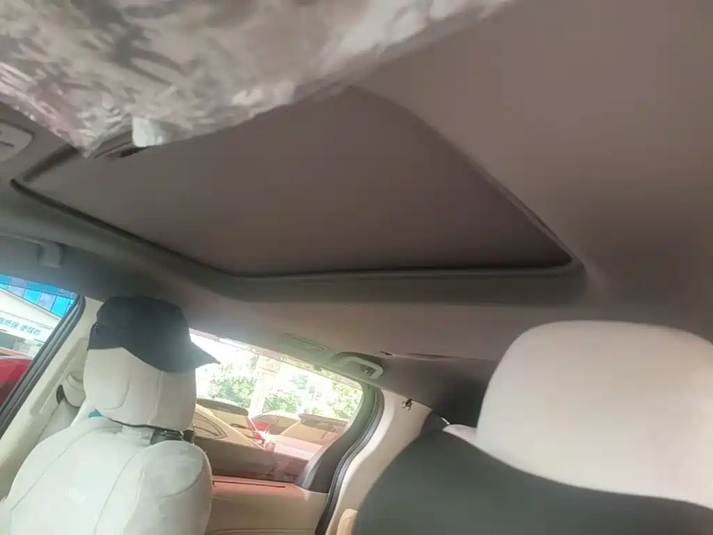 Photo 14 - Toyota Sienna