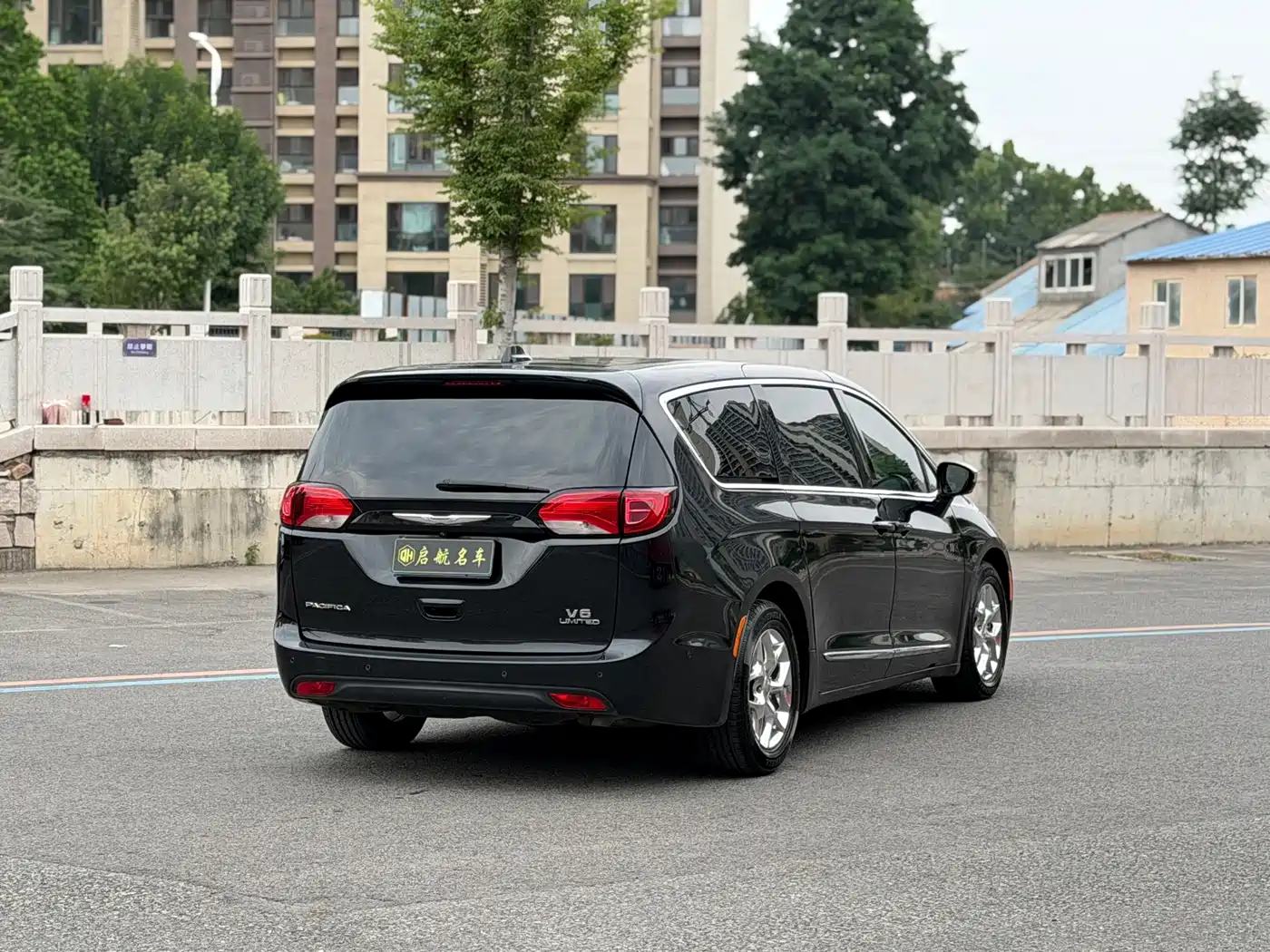 Chrysler Grand Voyager (Import) 2018 2017 3.6L Premium Edition