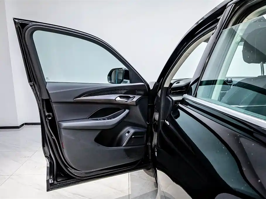Audi Q6 2024 40 TFSI quattro Cloud View Yulin Package 7-seater фото 8