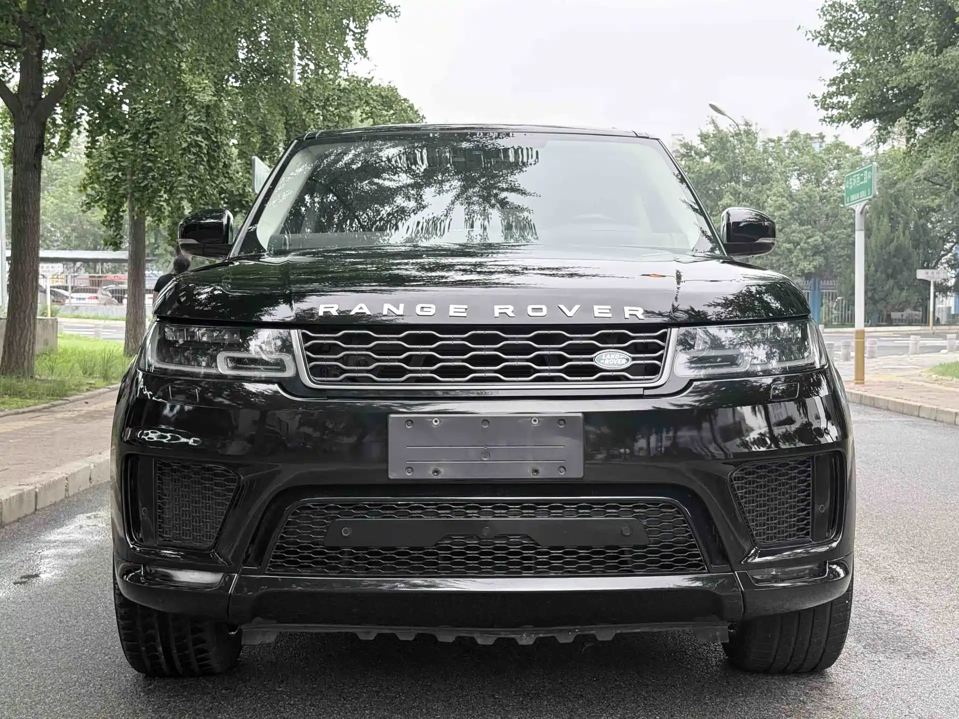 Photo 2 - Land Rover Range Rover Sport