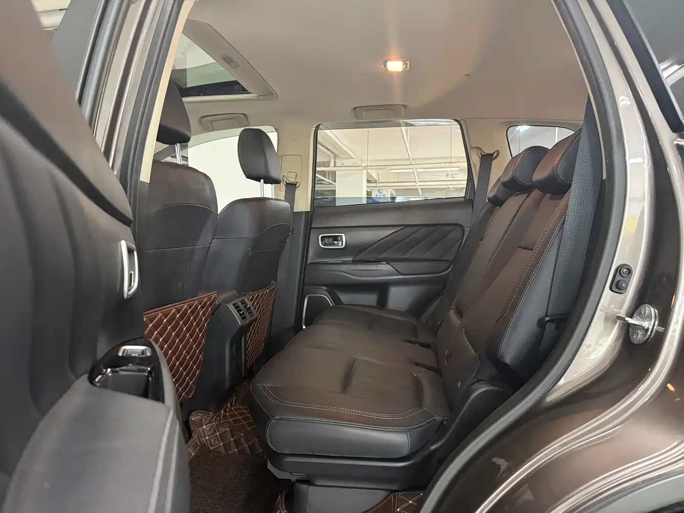 Mitsubishi Outlander 2019 2.4L 4WD Deluxe Edition 7-Seater China VI фото 10