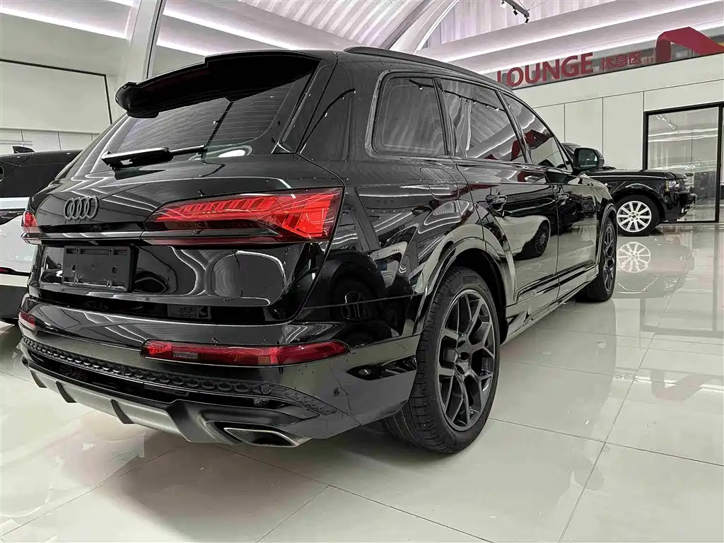 Audi Q7 2024 45 TFSI quattro S line Black Warrior фото 22
