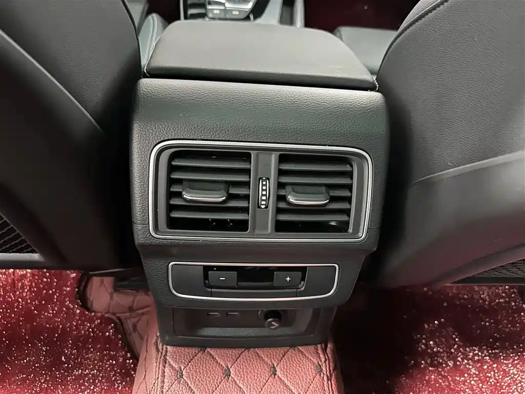 Audi Q5L 2022 40T Luxury Dynamic фото 12